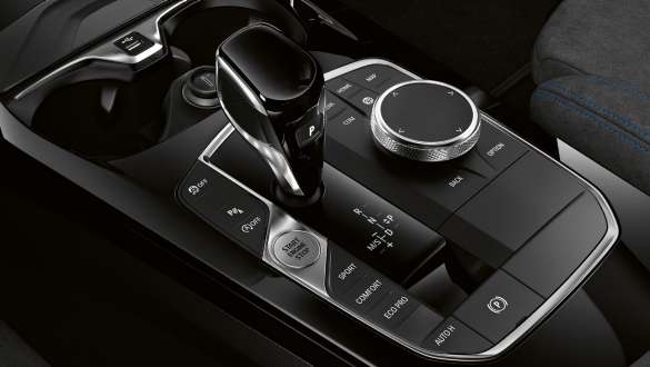 Transmissão desportiva Steptronic. BMW Série 1, transmissão desportiva de 8 velocidades Steptronic.