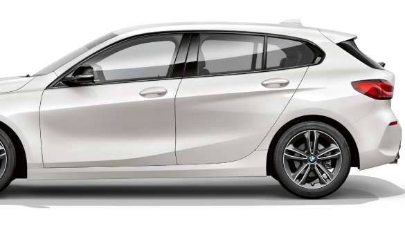 Frisos exteriores BMW Individual Shadow Line brilhante. BMW Série 1 Versão Line Sport, com frisos exteriores BMW Individual Shadow Line brilhante.