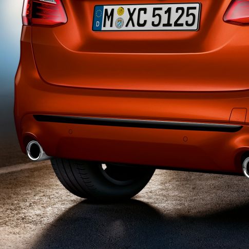 Secção traseira, BMW Série 2 Active Tourer Secção traseira, BMW Série 2 Active Tourer, BMW 220i, F45, laranja Sunset metalizado, grande plano da traseira