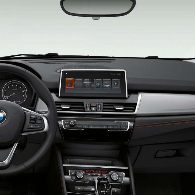 Posto de condução, BMW Série 2 Active Tourer Versão Sport Line Posto de condução, BMW Série 2 Active Tourer Versão Sport Line, BMW 220i, F45, 2018