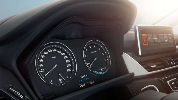 Painel de instrumentos, BMW Série 2 Active Tourer Painel de instrumentos com tecnologia Black Panel, BMW Série 2 Active Tourer, F45, 2018, interior