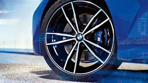BMW Série 3 Berlina, travões desportivos M. Perspetiva detalhada da roda do BMW Série 3 Berlina com travões desportivos M.