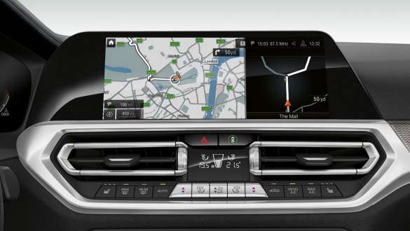 BMW Série 3 Berlina (G20), BMW Live Cockpit Professional. Grande plano da perspetiva frontal do painel do BMW Série 3 Berlina (G20) com BMW Live Cockpit Professional.