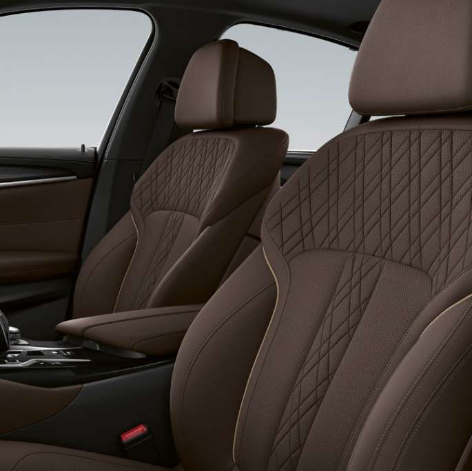 Estofos, BMW Série 5 Berlina, G30, Versão Line Luxury Estofos em pele Exclusive Nappa em Mocha com costuras exclusivas e debrum contrastante, BMW Série 5 Berlina 520d xDrive, G30, 2020, Versão Line Luxury, interior