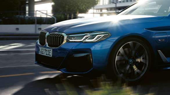 Adaptive Drive, BMW Série 5 Berlina, G30 Adaptive Drive, BMW Série 5 Berlina, G30, atualização, 2020, grande plano do volante