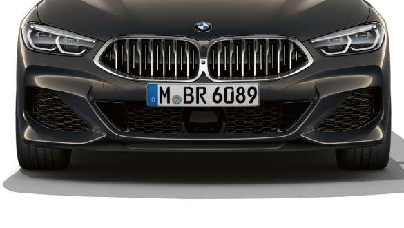 BMW M850i xDrive, cinza Dravit metalizado, spoiler dianteiro. BMW M850i xDrive, cinza Dravit metalizado, spoiler dianteiro.