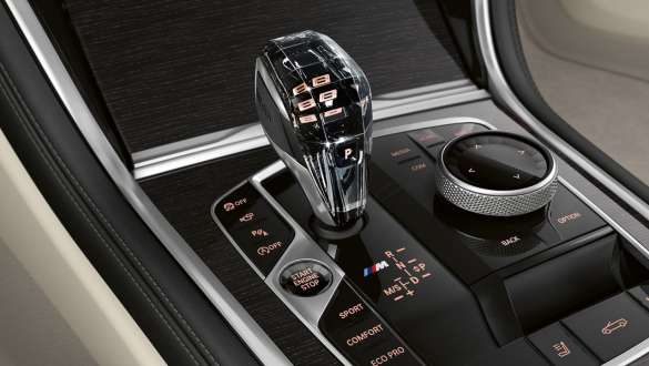 BMW M850i xDrive em cinza Dravit metalizado, aplicação em vidro CraftedClarity. BMW M850i xDrive em cinza Dravit metalizado, aplicação em vidro CraftedClarity.