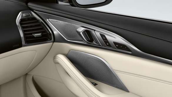 BMW M850i xDrive, cinza Dravit metalizado, sistema de som surround Bowers & Wilkins Diamond. BMW M850i xDrive, cinza Dravit metalizado, sistema de som surround Bowers & Wilkins Diamond.