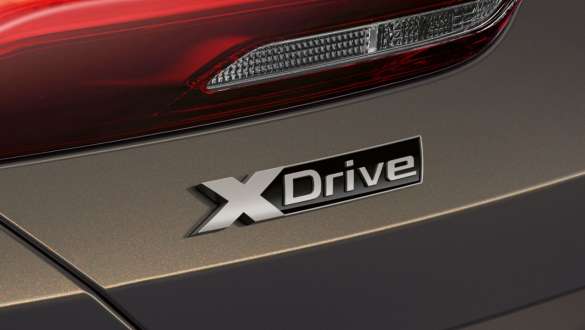BMW M850i xDrive em cinza Dravit metalizado, logótipo xDrive. BMW M850i xDrive em cinza Dravit metalizado, logótipo xDrive.