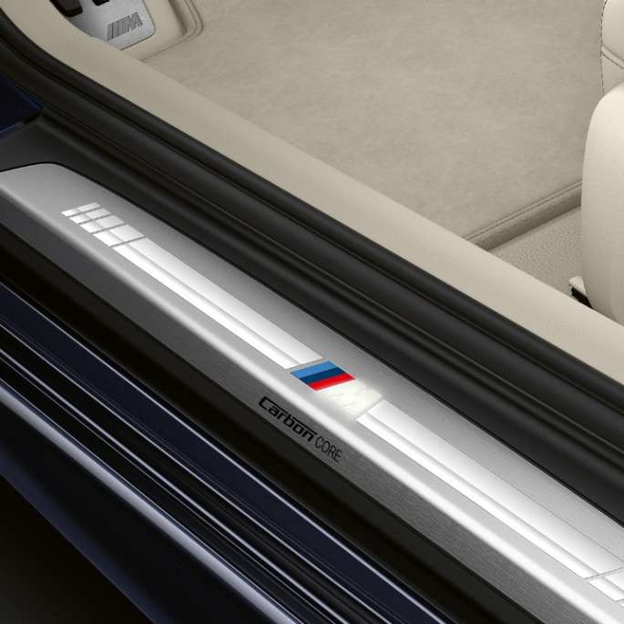 Soleiras das portas M BMW Série 8 Coupé, soleiras das portas M.