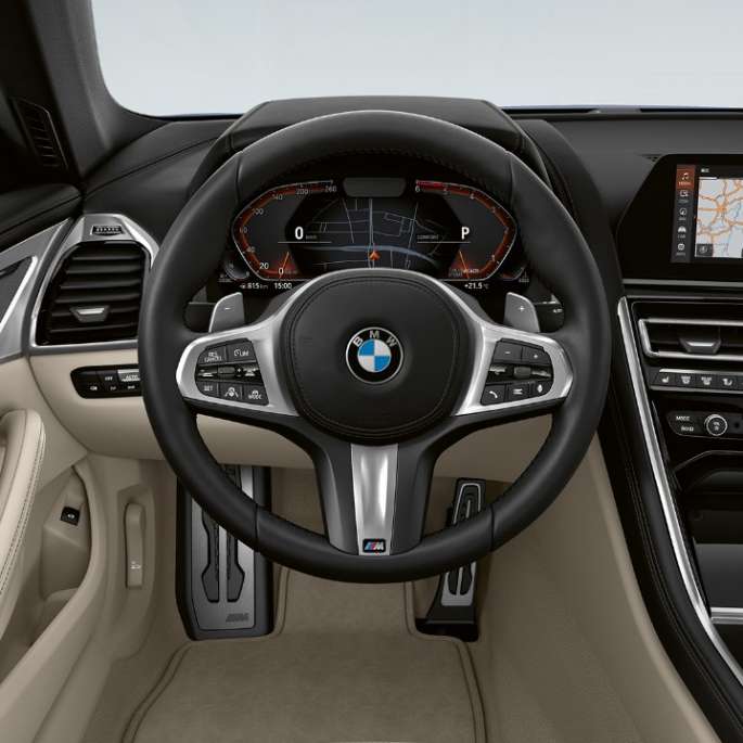 Volante M multifunções em pele. BMW Série 8 Coupé, posto de condução, volante M multifunções em pele.