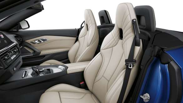 BMW Z4 M40i, G29, bancos desportivos M para o condutor e para o passageiro da frente BMW Z4 M40i, G29, 2022, bancos desportivos M para o condutor e para o passageiro da frente