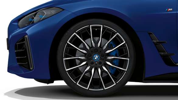 Pack M Technology, BMW i4 M50, G26, 2021 Pack M Technology, BMW i4 M50, G26, 2021, pintura azul Frozen Portimao BMW Individual metalizada, grande plano, jantes