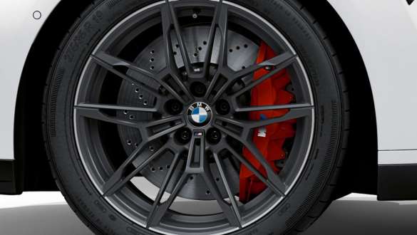 Travões compostos M, vermelho brilhante, BMW M3 Competition Berlina, G80, 2020 BMW M3 Competition Berlina, G80, 2020, travões compostos M, vermelho brilhante, grande plano da jante