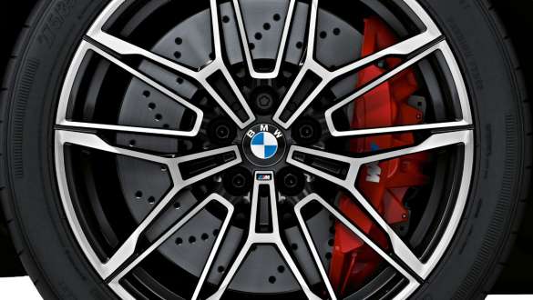 Travões compostos M, vermelho brilhante, BMW M3 Berlina, G80, 2020 BMW M3 Berlina, G80, 2020, travões compostos M, vermelho brilhante, grande plano da jante