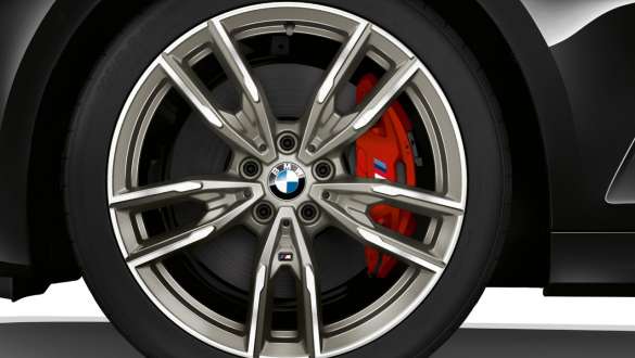 Travões desportivos M, BMW M340i xDrive Berlina, G20, 2020 BMW M340i xDrive Berlina, G20, 2020, travões desportivos M, grande plano da jante