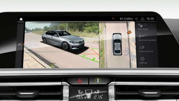 Assistente de estacionamento Plus BMW M340i xDrive Touring, BMW M340d xDrive Touring, assistente de estacionamento Plus