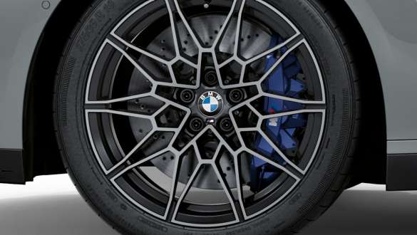 Travões compostos M, BMW M4 Coupé, G82, 2020 BMW M4 Coupé, G82, 2020, grande plano dos travões compostos M