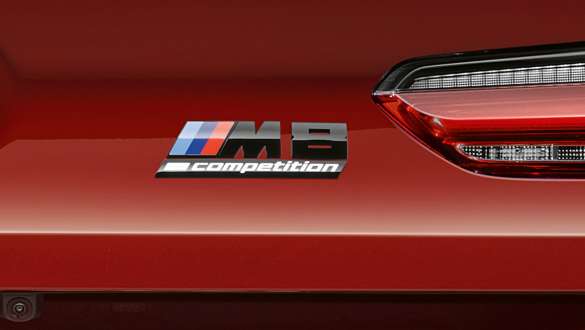 Logótipo M8 Competition. Logótipo M8 Competition do BMW M8 Competition Cabrio.
