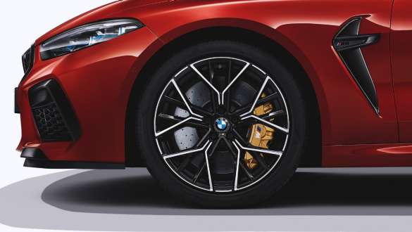Sistema configurável de travagem M. BMW M8 Competition Cabrio com sistema configurável de travagem M configurável.