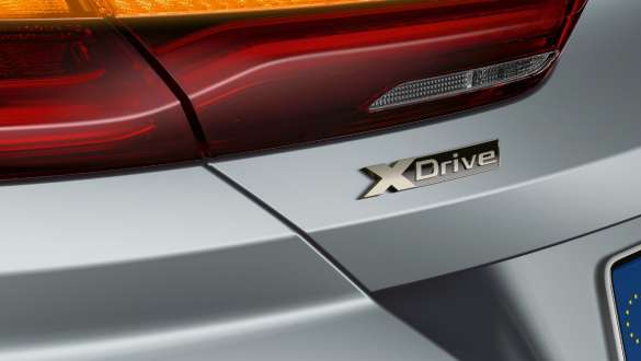 BMW M850i Gran Coupé com BMW xDrive BMW M850i Gran Coupé com BMW xDrive, G16, 2019, pintura Frozen Bluestone BMW Individual metalizada, perspetiva traseira