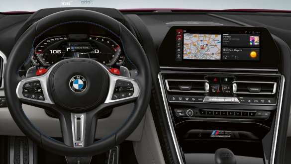 Painel de instrumentos específico M, BMW M8 Competition Gran Coupé Painel de instrumentos específico M, BMW M8 Competition Gran Coupé, F93, 2020, posto de condução