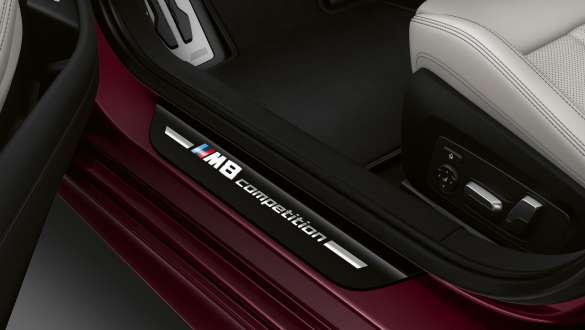 Soleira da porta com designação "M8 Competition", BMW M8 Competition Gran Coupé Soleira da porta com designação "M8 Competition", BMW M8 Competition Gran Coupé, F93, 2020, interior