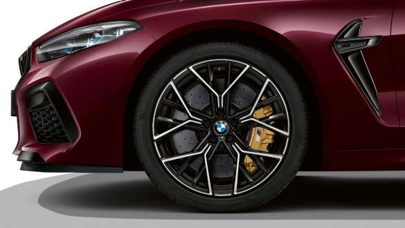 Jantes de liga leve M, BMW M8 Competition Gran Coupé Jantes de liga leve M, BMW M8 Competition Gran Coupé, F93, 2020, pintura Ametrine BMW Individual metalizada, perspetiva lateral