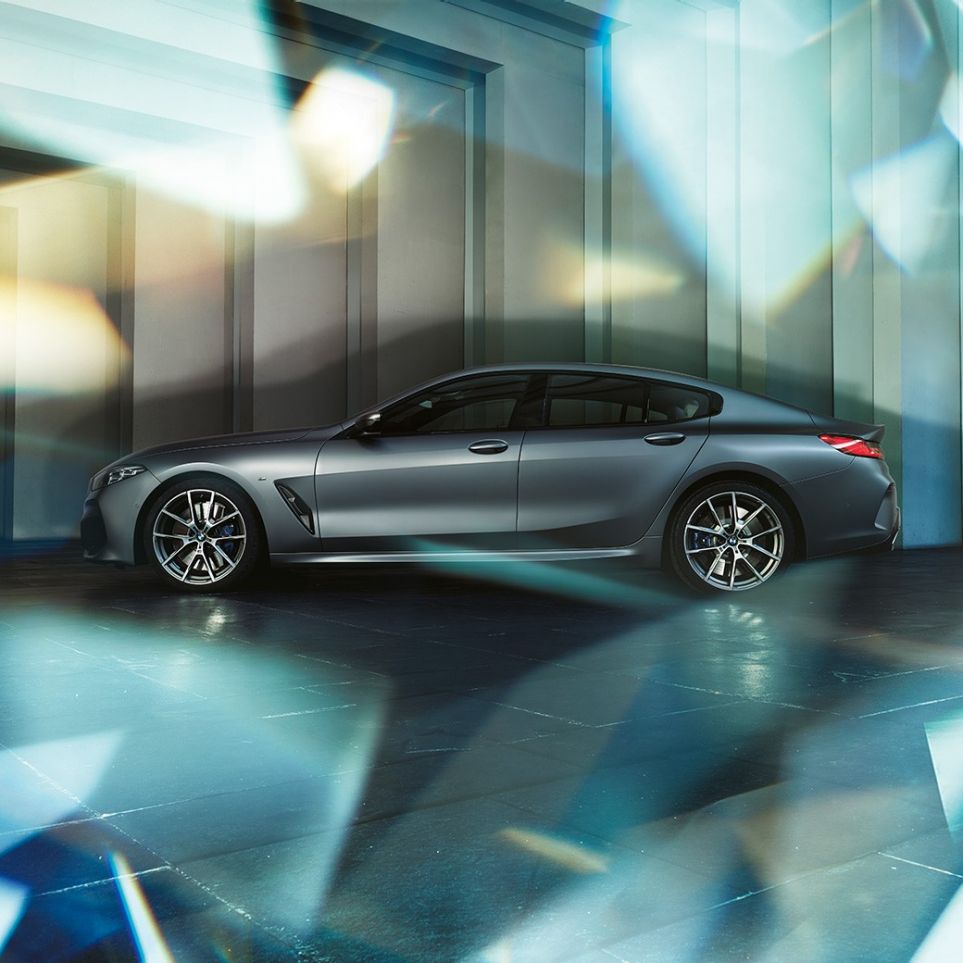 Perfil de Coupé, BMW M850i xDrive Gran Coupé Perfil de Coupé, BMW M850i xDrive Gran Coupé, G16 2019, pintura Frozen Bluestone BMW Individual metalizada, perspetiva lateral