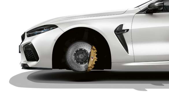 Travões M em carbono e cerâmica, o BMW M8 Competition Gran Coupé, F93, LCI, atualização, 2022 O BMW M8 Competition Gran Coupé, F93, LCI, atualização, 2022, com travões M em carbono e cerâmica