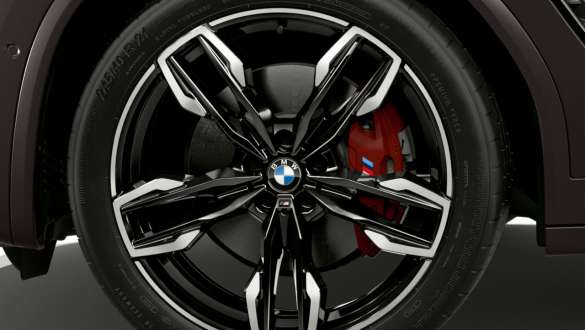 Travões desportivos M, BMW X4 M40i e BMW X4 M40d, G02, LCI, 2021 BMW X4 M40i e BMW X4 M40d, G02, LCI, 2021, atualização, travões desportivos M, grande plano