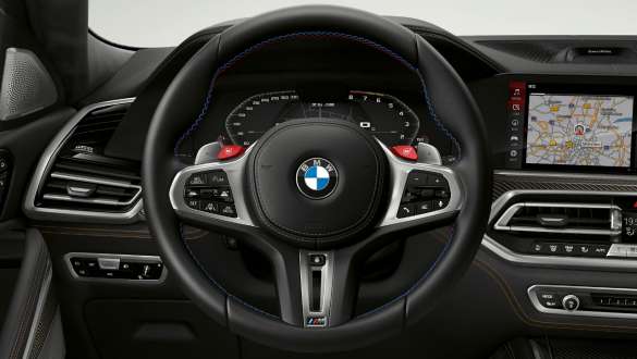 BMW X6 M Competition com direção M Servotronic BMW X6 M Competition com direção M Servotronic, F96, SUV, 2020, posto de condução