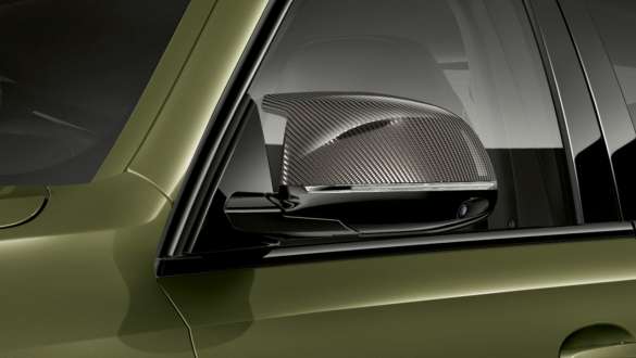 Capas dos espelhos retrovisores exteriores M em carbono do BMW X6 M Competition, F96 Capas dos espelhos retrovisores exteriores M em carbono do BMW X6 M Competition, F96, 2020, SUV, pintura especial verde Urban BMW Individual, exterior