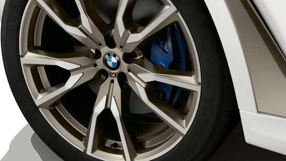 BMW X7, versão M com travões desportivos M, G07, 2019 BMW X7, versão M com travões desportivos M, G07, 2019, grande plano das jantes de liga leve
