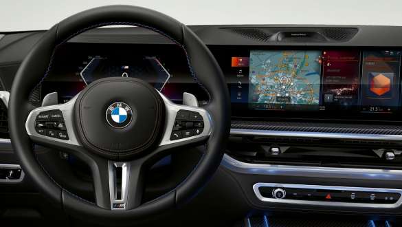 Volante M em pele, BMW X7 M60i xDrive, G07, LCI Volante M em pele, BMW X7 M60i xDrive, G07, LCI, posto de condução