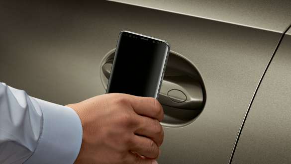 Acesso inteligente através de smartphone. Acesso inteligente ao BMW X6 através de smartphone.