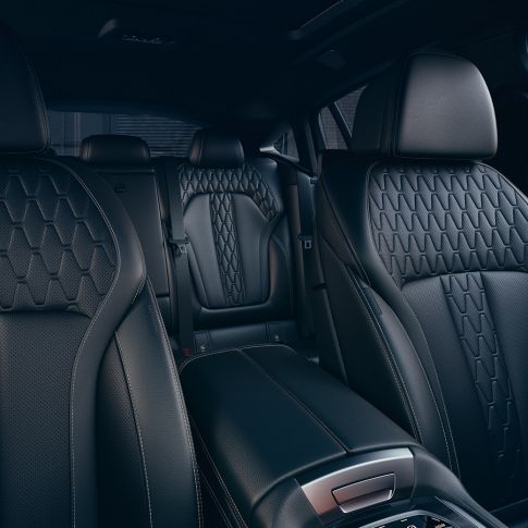Estofos do BMW X6. Interior do BMW X6 com imagem dos estofos.