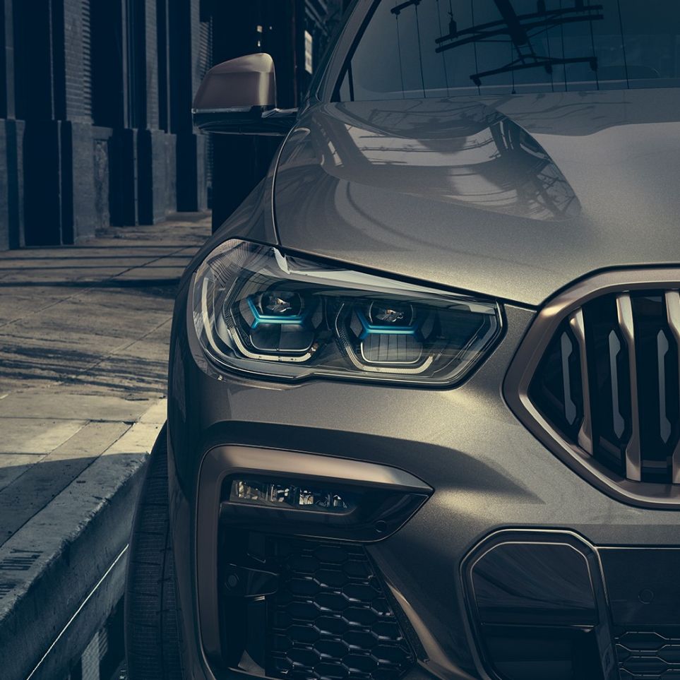 BMW Laserlight. Grande plano do BMW X6 com destaque para o sistema BMW Laserlight.