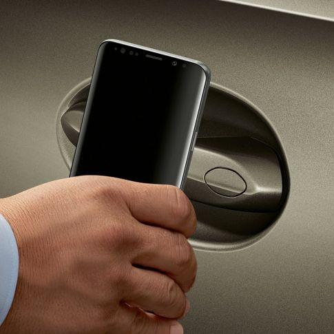 Acesso inteligente através de smartphone. Acesso inteligente ao BMW X6 através de smartphone.