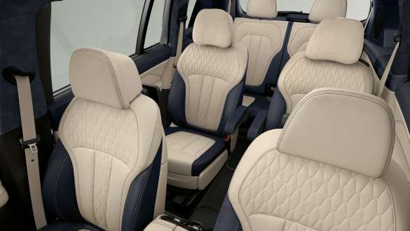 BMW X7 com seis lugares Perspetiva aérea dos seis lugares do BMW X7