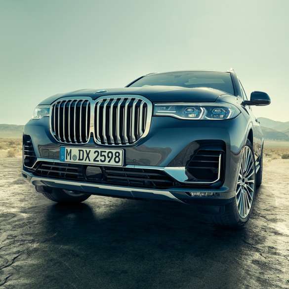 Exterior do BMW X7: perspetiva inferior da dianteira Exterior do BMW X7: perspetiva inferior da dianteira