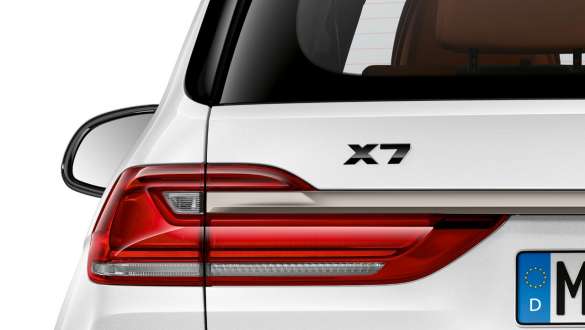 Designação do modelo X7 em preto brilhante, BMW X7, G07, 2019 Designação do modelo X7 em preto brilhante, BMW X7, G07, 2019