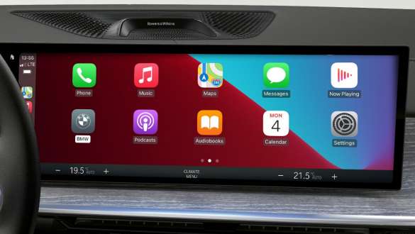 Integração do smartphone, grande plano, visor de controlos, BMW X7, G07, LCI Integração do smartphone, grande plano, visor de controlos, BMW X7, G07, LCI