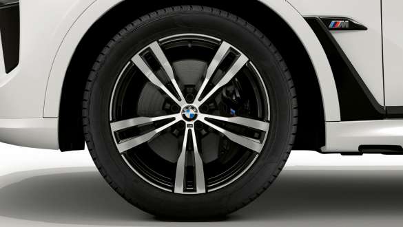 Jantes de liga leve BMW 754 M de raios duplos de 21" de duas tonalidades, Acessórios BMW M Performance Jantes de liga leve BMW 754 M de raios duplos de 21” de duas tonalidades, Acessórios BMW M Performance, grande plano