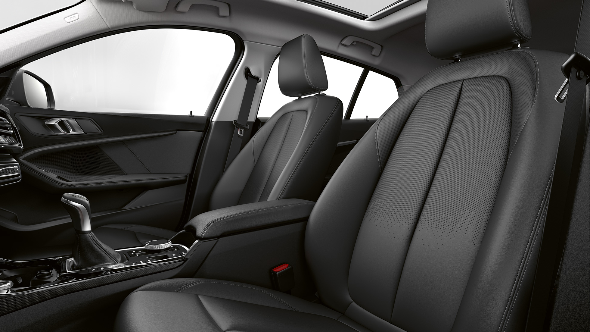 Bancos em pele Dakota em preto. BMW Série 1 Versão Advantage, interior com bancos em pele Dakota em preto.
