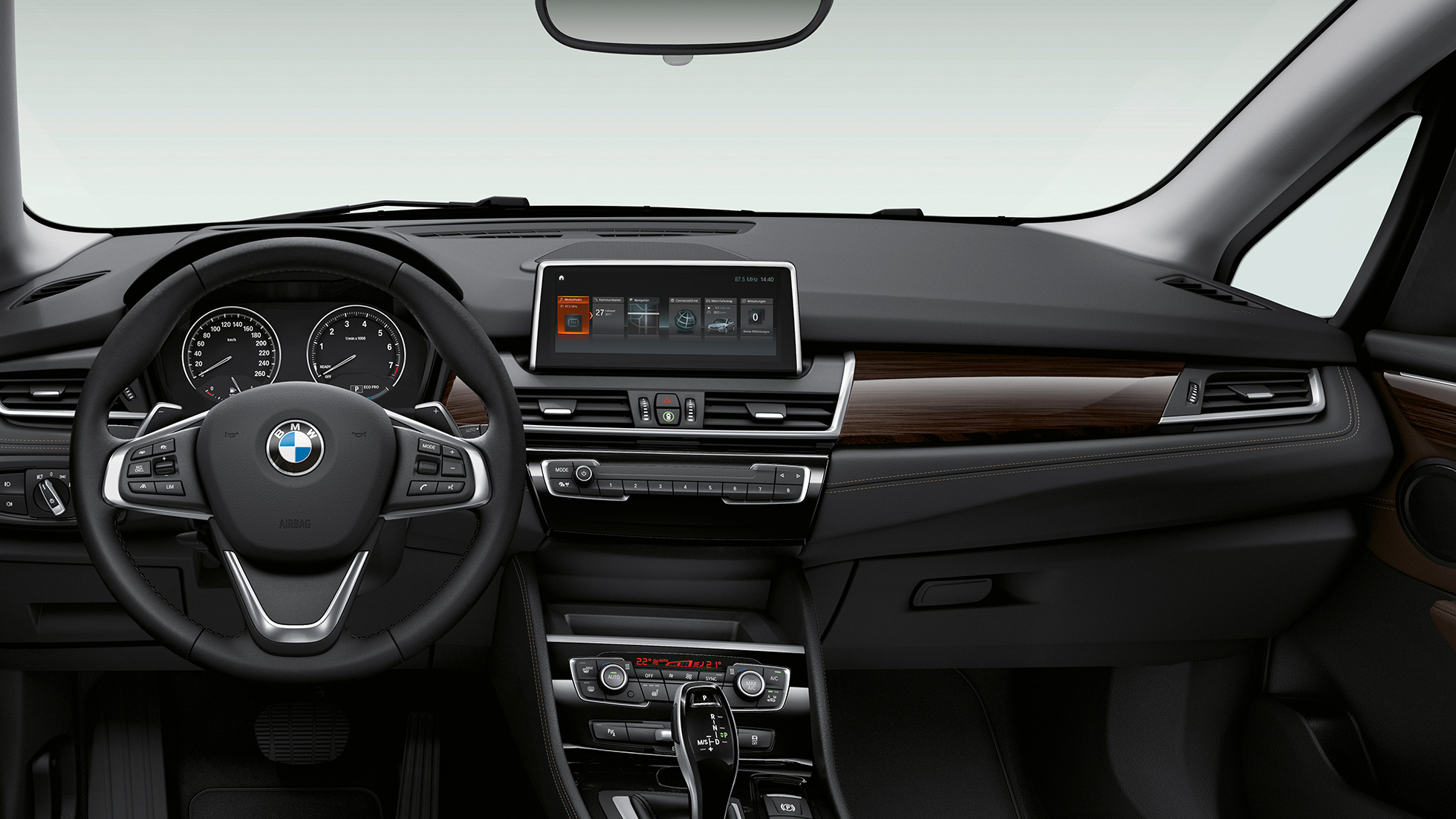 Posto de condução, BMW Série 2 Active Tourer Versão Luxury Line Posto de condução, BMW Série 2 Active Tourer Versão Luxury Line, BMW 225i xDrive, F45, 2018