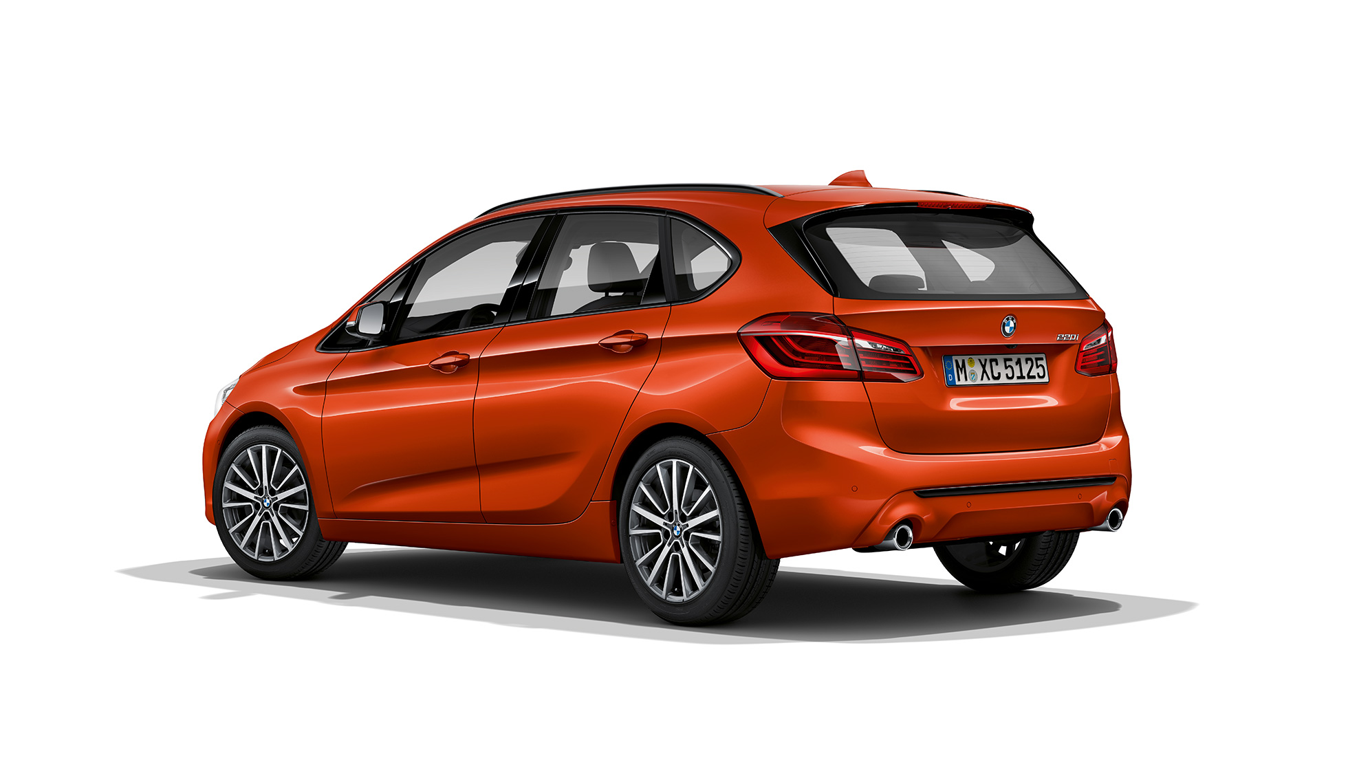 Perspetiva traseira a três quartos, BMW Série 2 Active Tourer Versão Sport Line BMW Série 2 Active Tourer Versão Sport Line, BMW 220i, F45, laranja Sunset metalizado, perspetiva traseira a três quartos