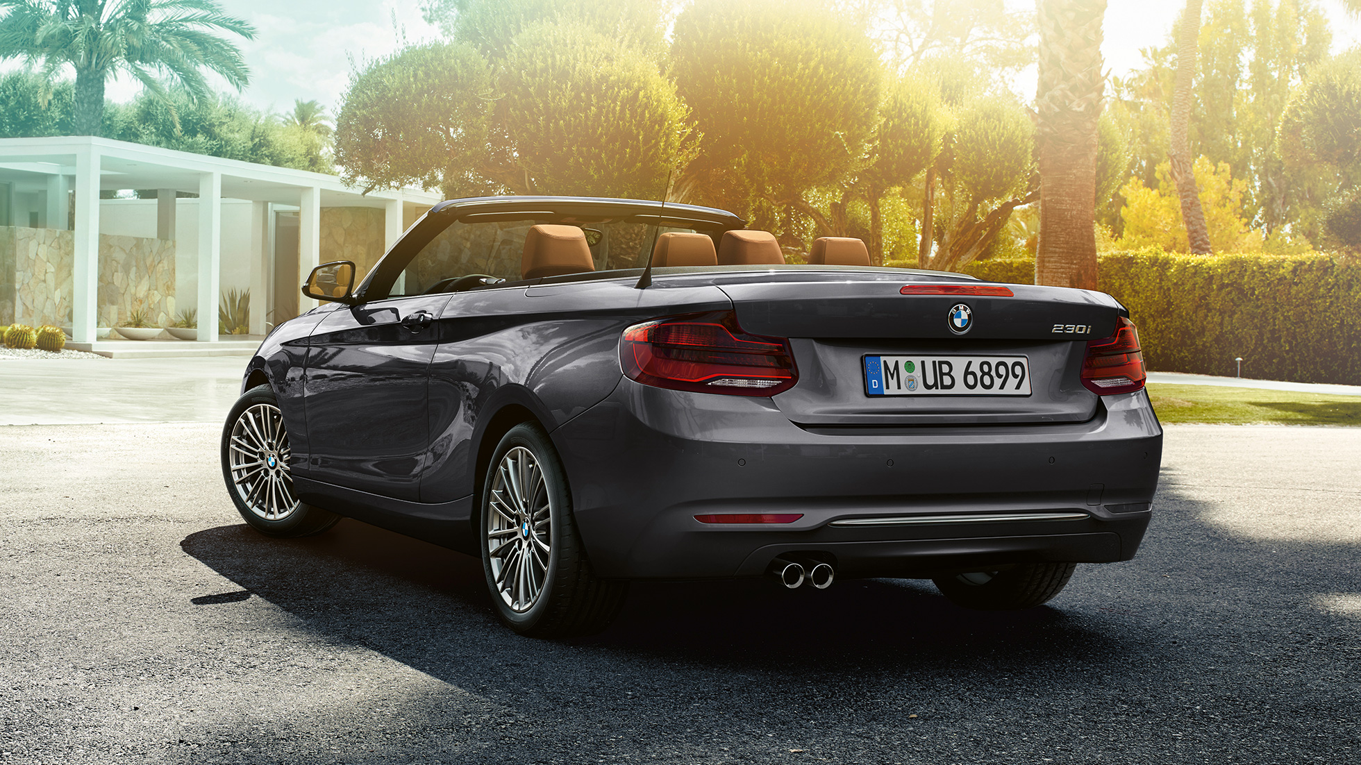 BMW Série 2 Cabrio, perspetiva traseira a três quartos BMW Série 2 Cabrio, perspetiva traseira a três quartos