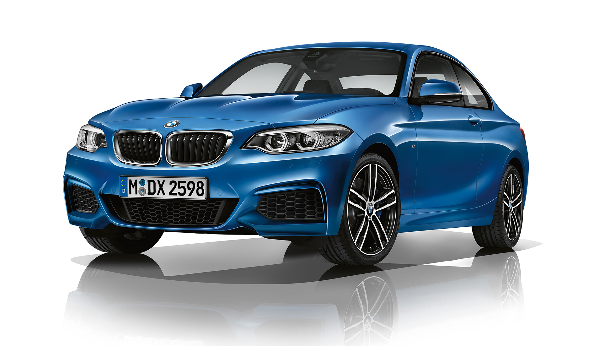 BMW Série 2 Coupé, perspetiva frontal a três quartos da Versão Desportiva M BMW Série 2 Coupé, perspetiva frontal a três quartos da Versão Desportiva M