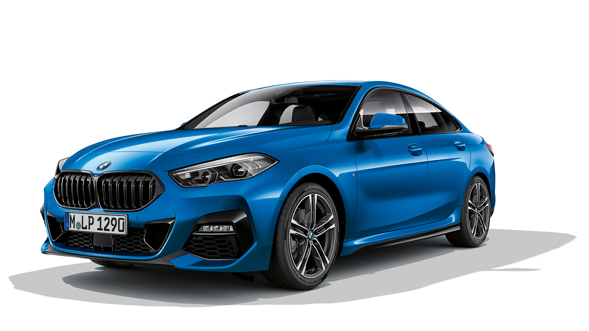 Jantes de liga leve M, BMW Série 2 Gran Coupé, Versão Desportiva M Jantes de liga leve M, BMW Série 2 Gran Coupé, Versão Desportiva M, pintura azul Misano metalizada, F44, perspetiva frontal a três quartos